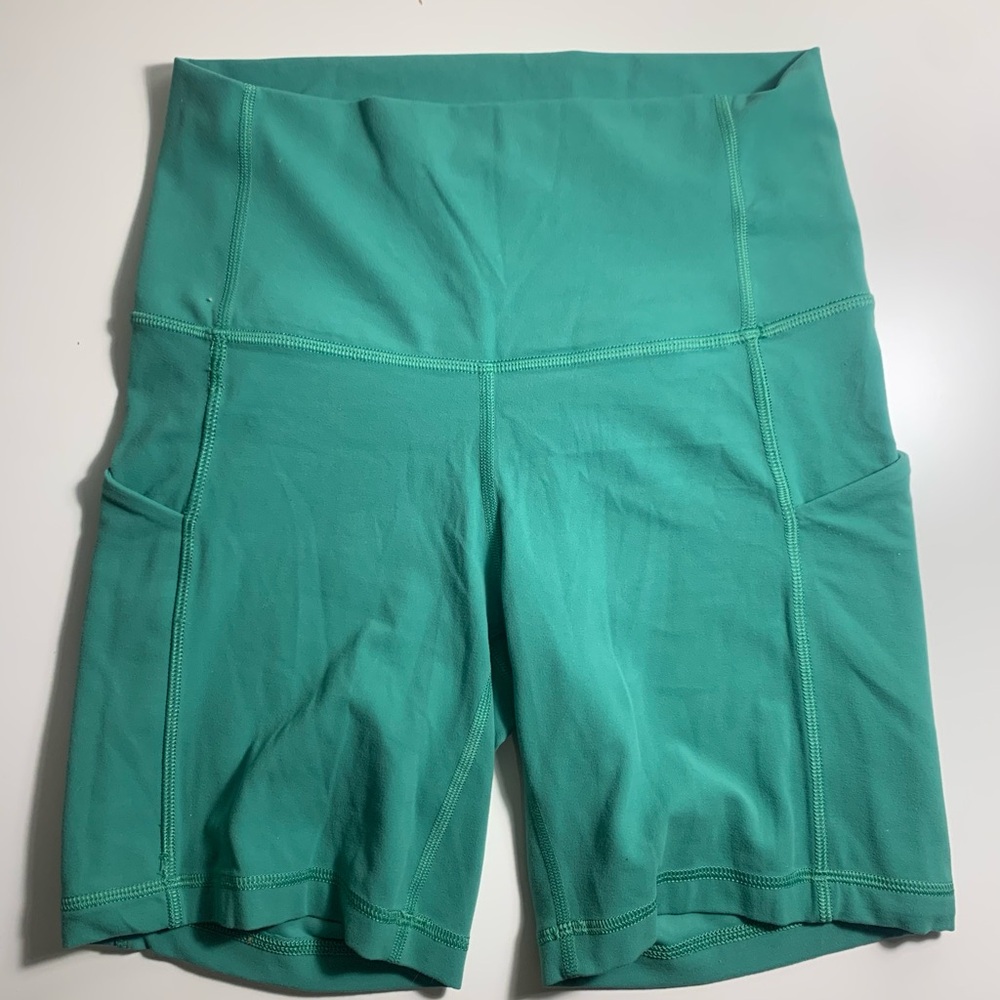 Aritzia Tna Butter Shorts in The Color Nature Green